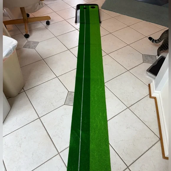 8’ Golf Putting Mat Green with Black Tray - Picture 2 of 7